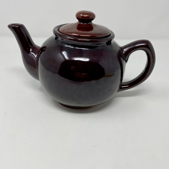 Elegant Vintage Dark Brown Ceramic Teapot - Picture 1 of 9